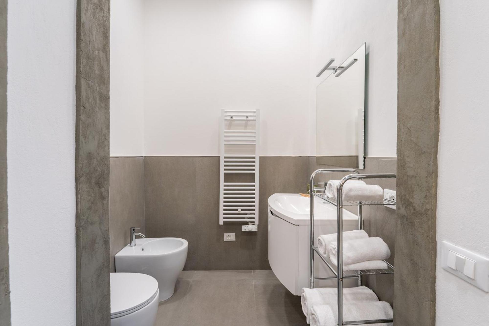 New Apartment Duomo & Galleria Accademia ฟลอเรนซ์ ภายนอก รูปภาพ